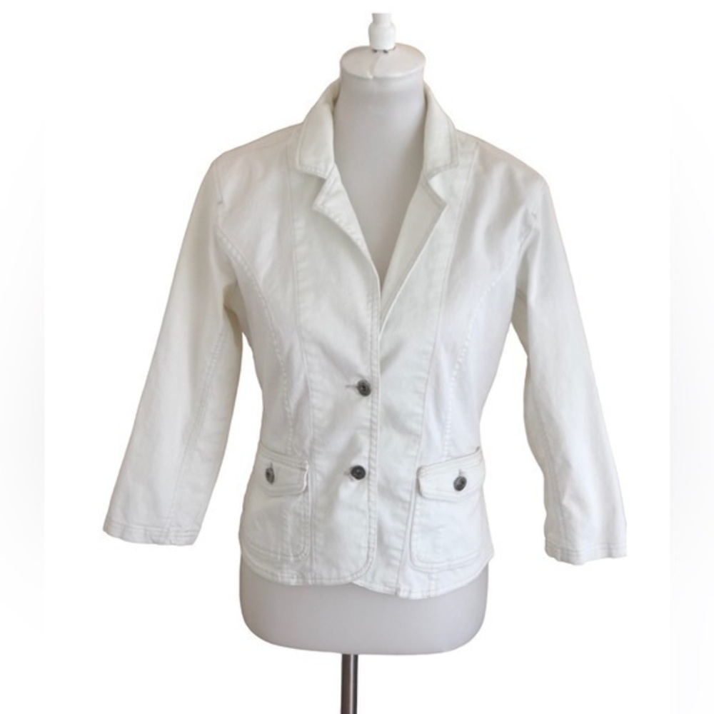 White jean jacket with three-quarter length sleeve